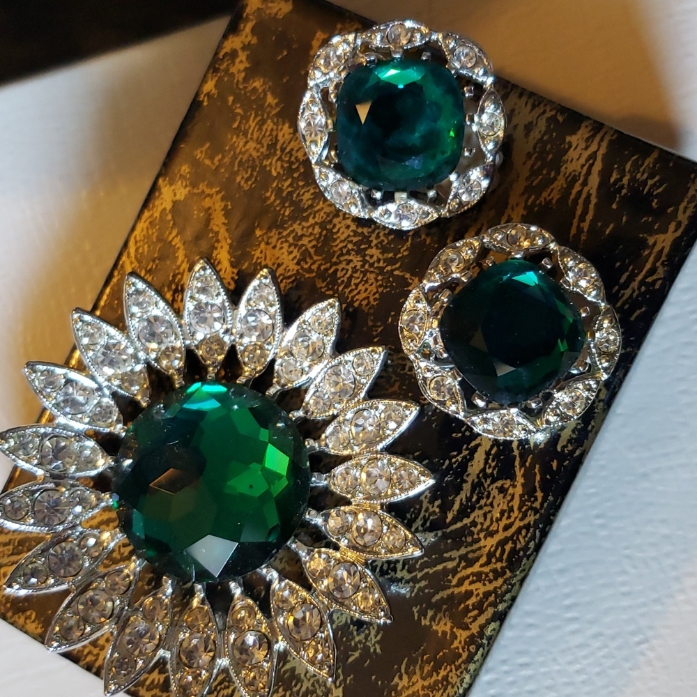 Sarah Coventry Brooch set